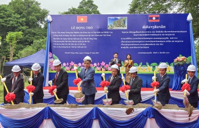 Động thổ xây dựng Trung tâm Nghiên cứu Khoa học và Tập huấn tại ĐHQG Lào